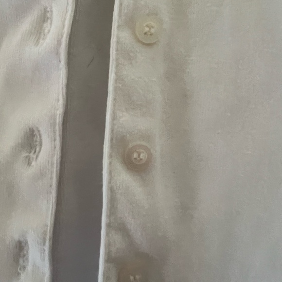 Brandy Melville white cropped button up shirt with collar. - Picture 3 of 4